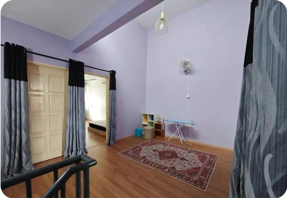 Shakira homestay