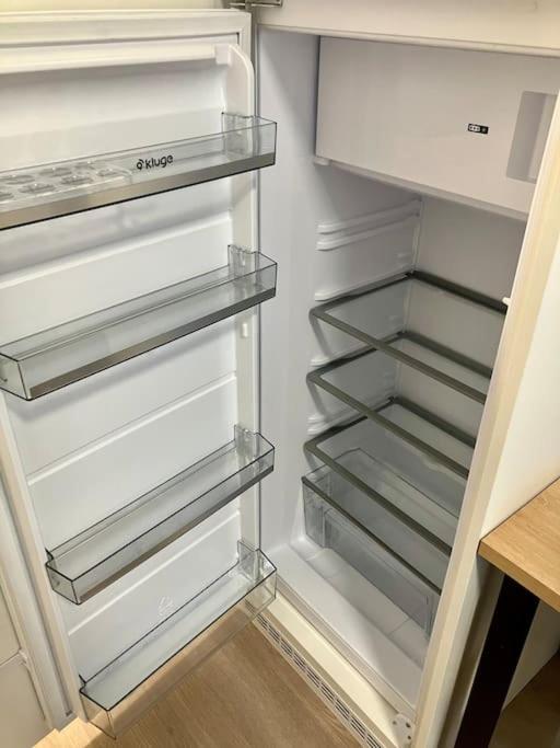Central Tiny Flat, 1GB WiFi, SMART TV, Air Condition