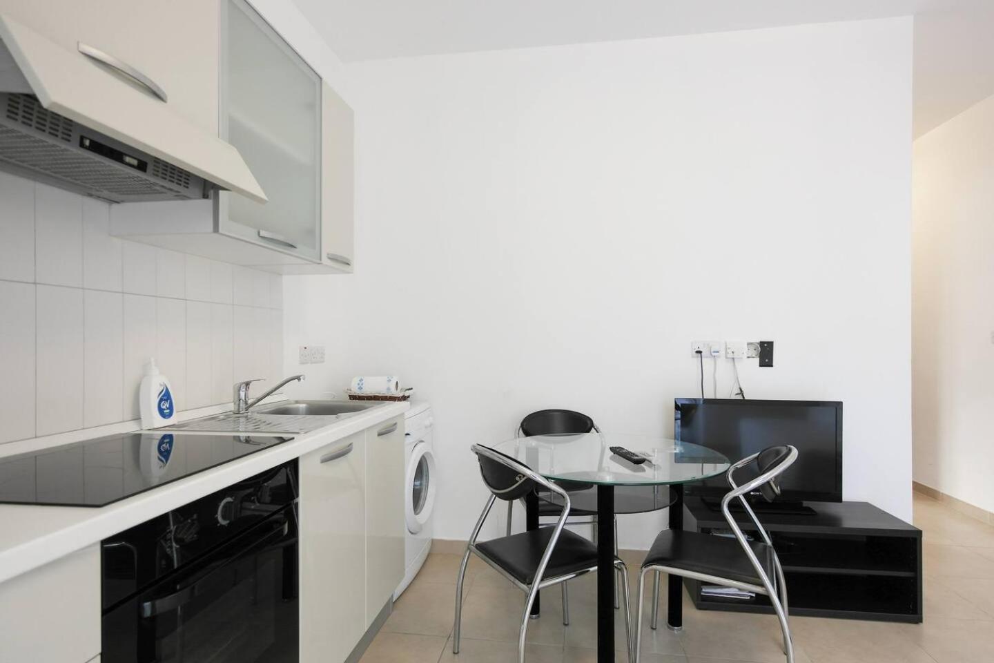 Tropea Court Sliema Apartment 5A by Homely view 4
