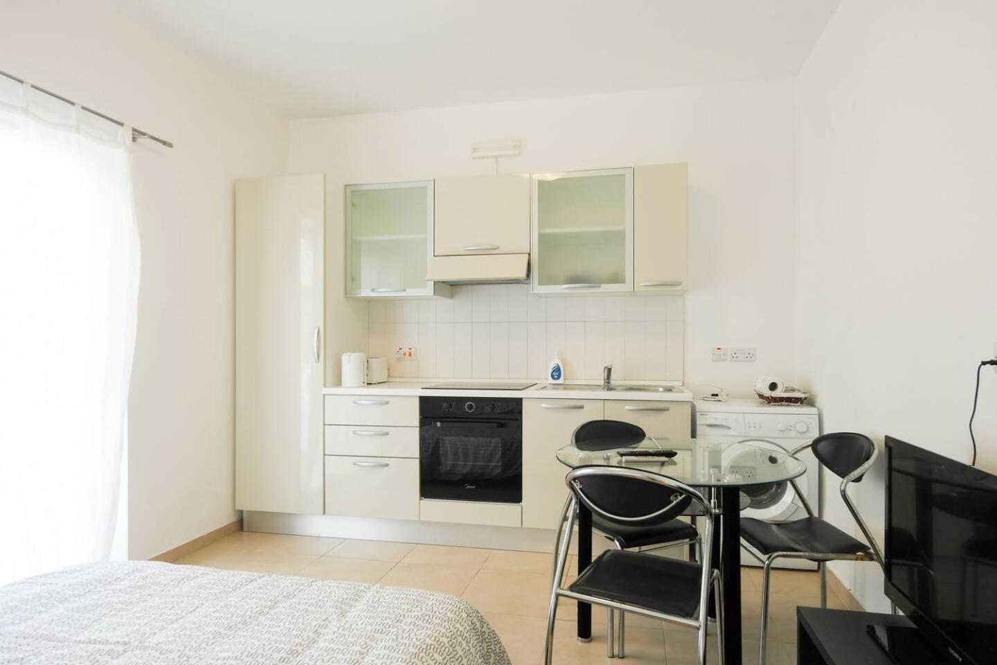 Tropea Court Sliema Apartment 5A by Homely view 3
