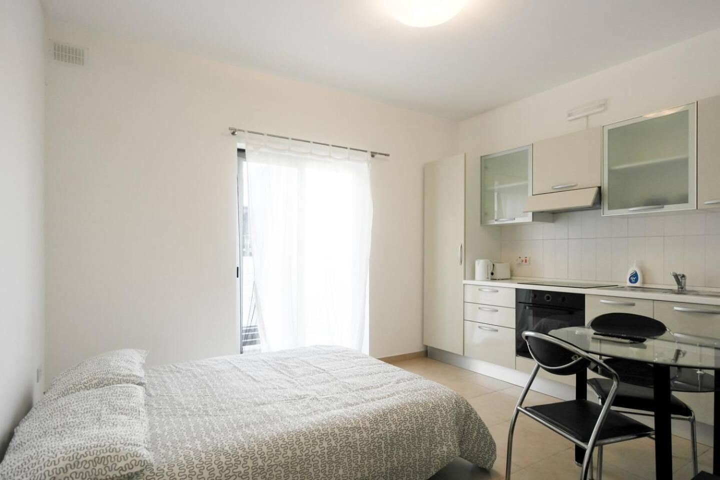 Tropea Court Sliema Apartment 5A by Homely view 5