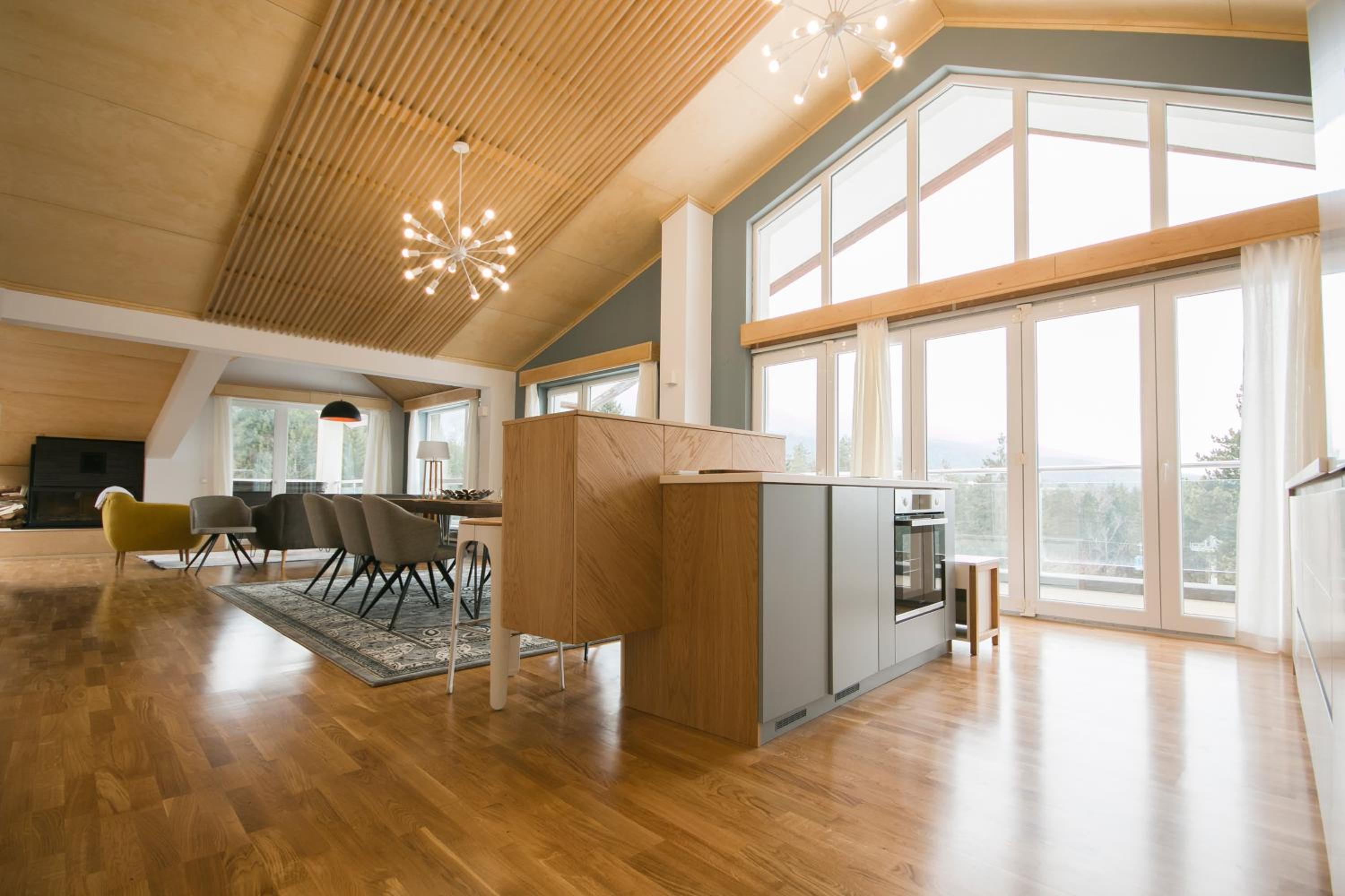 Signature Penthouse with jacuzzi and sauna and 4 bedrooms in Saint George Palace