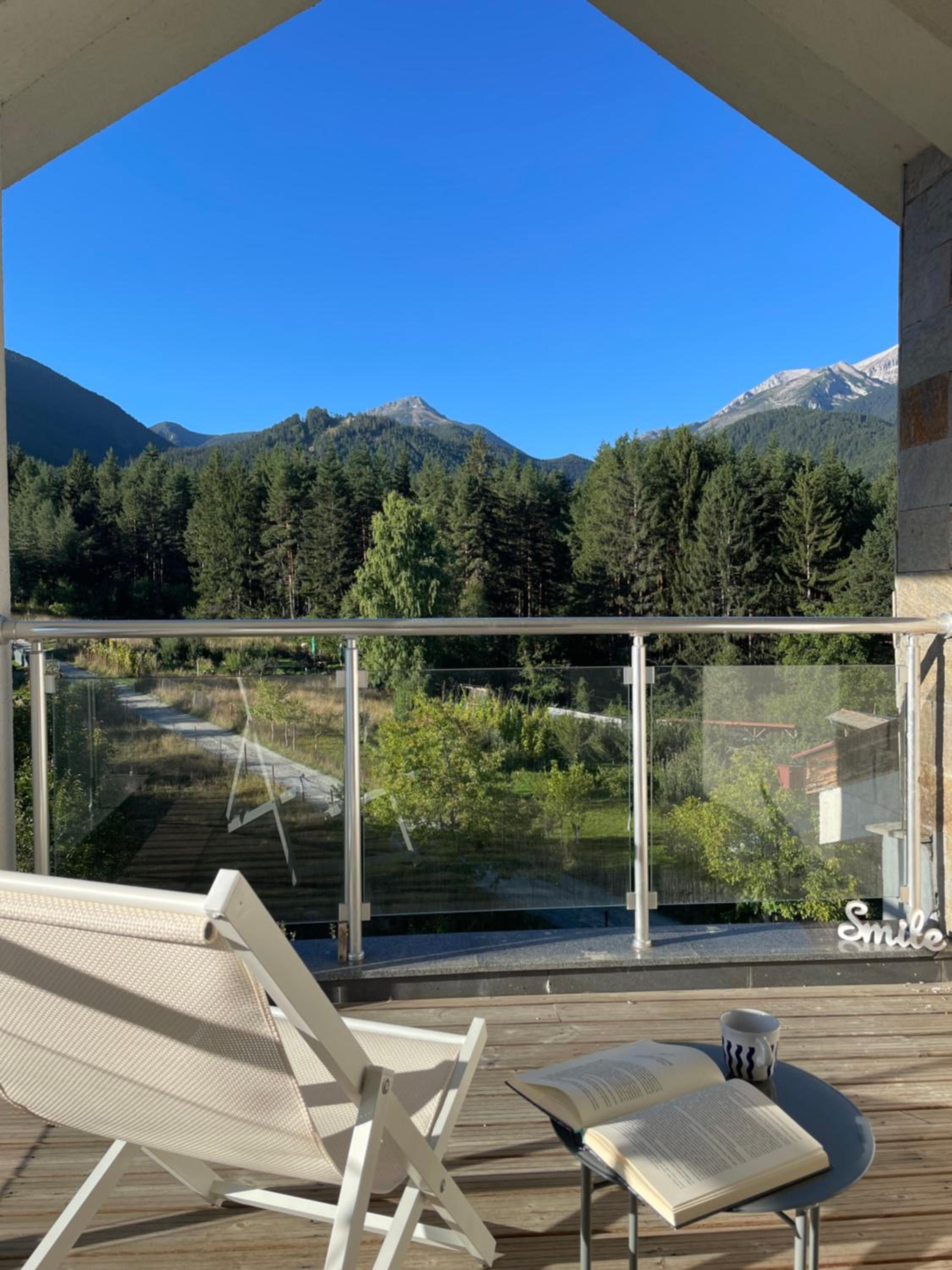 Signature Penthouse with jacuzzi and sauna and 4 bedrooms in Saint George Palace
