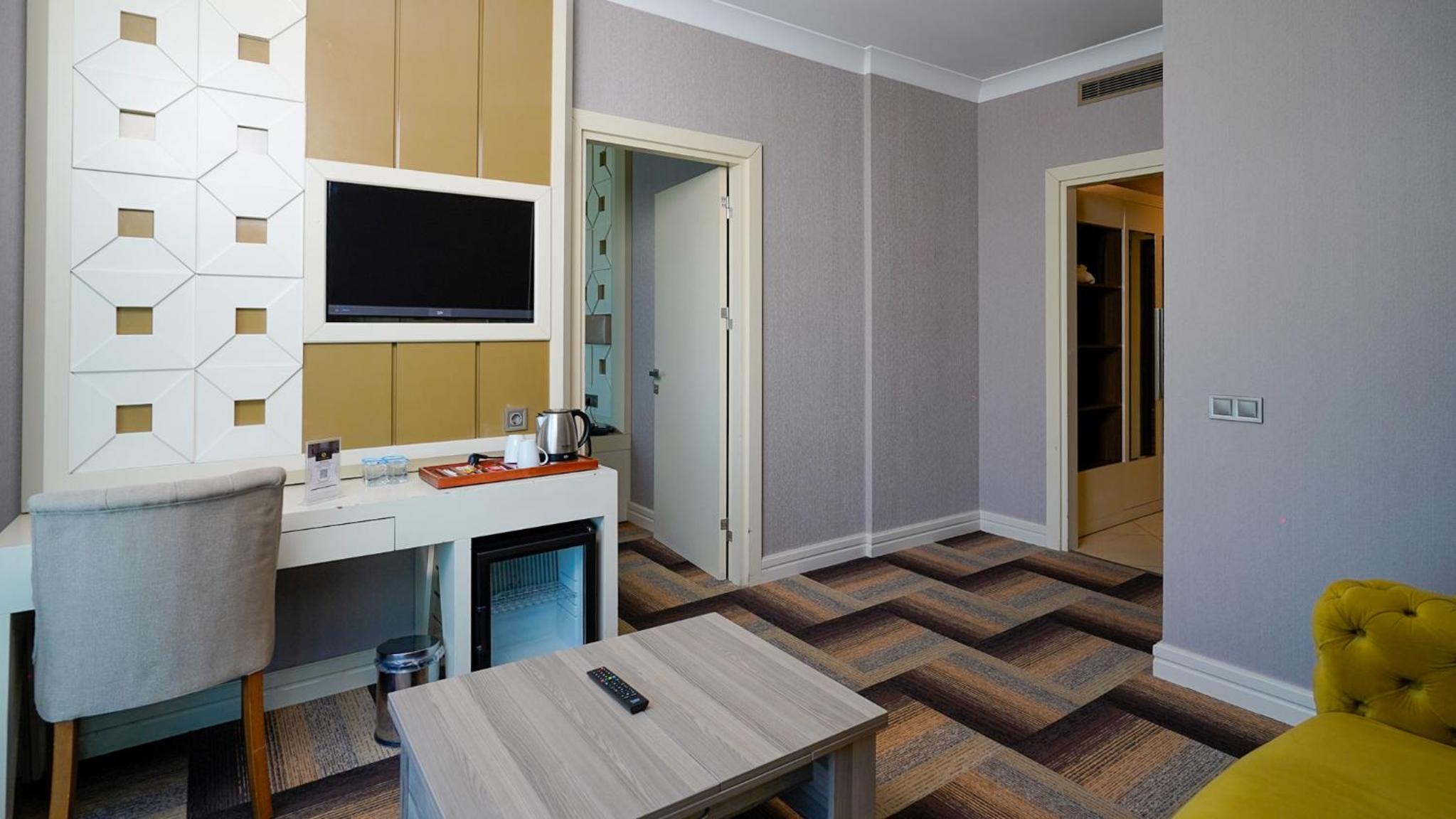 The Grand Mira Business Otel - Image 45