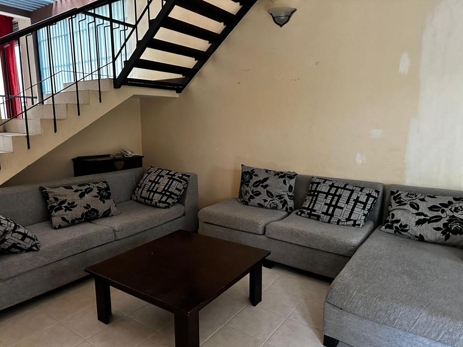 Victoria Suites