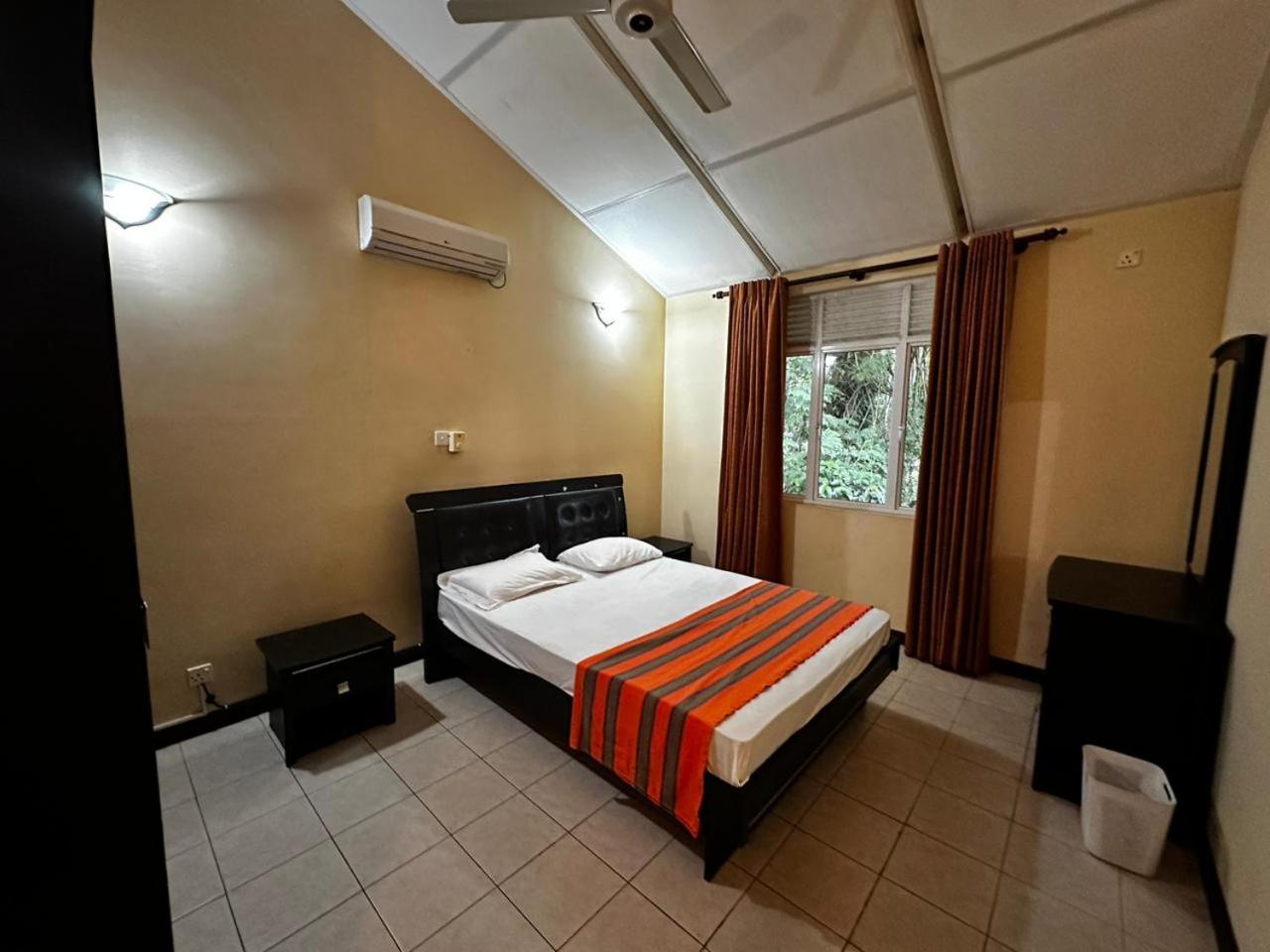 Victoria Suites