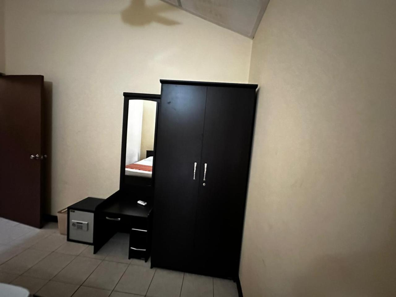 Victoria Suites
