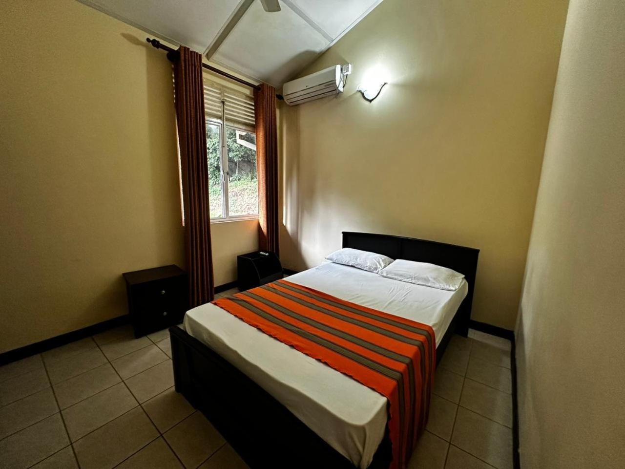 Victoria Suites