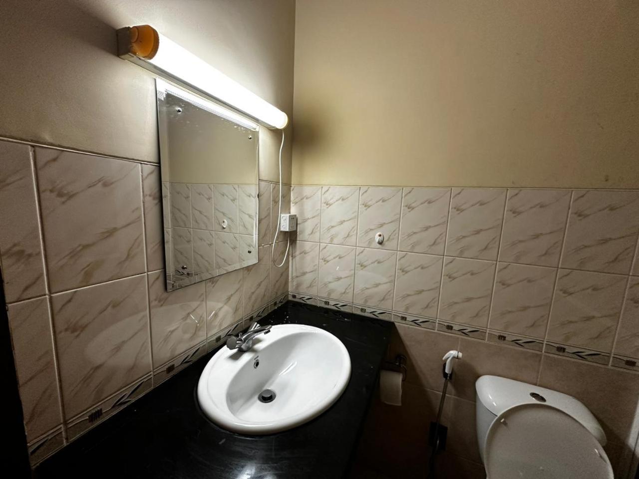 Victoria Suites