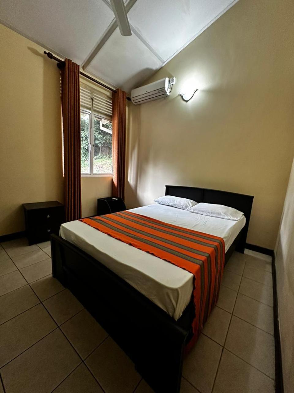 Victoria Suites
