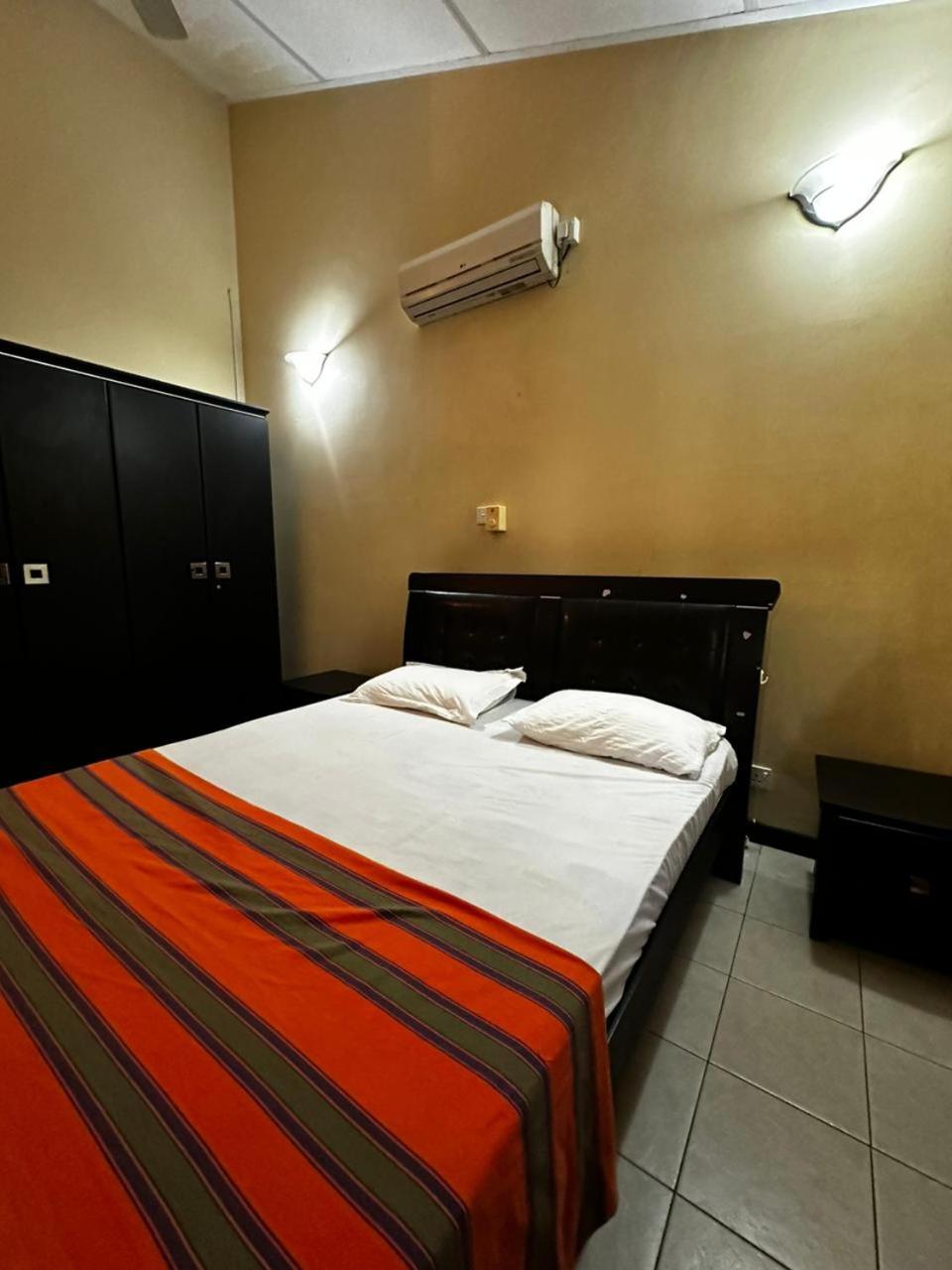 Victoria Suites