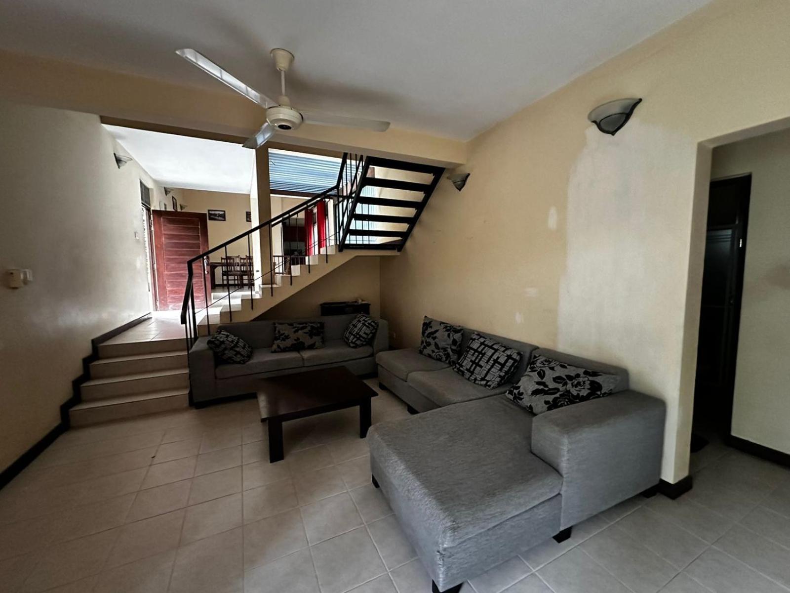 Victoria Suites