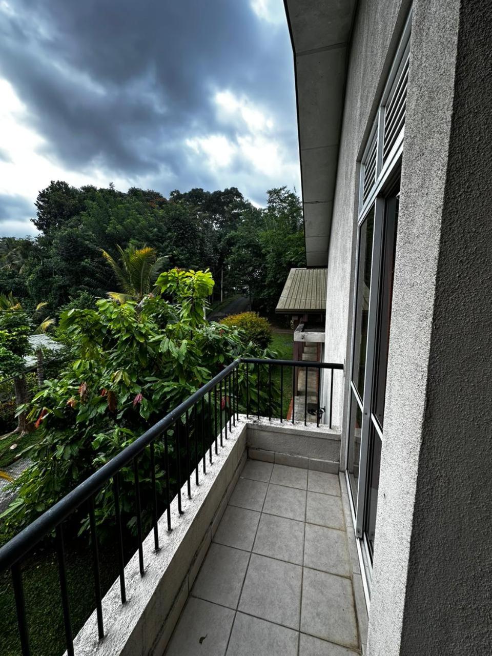 Victoria Suites