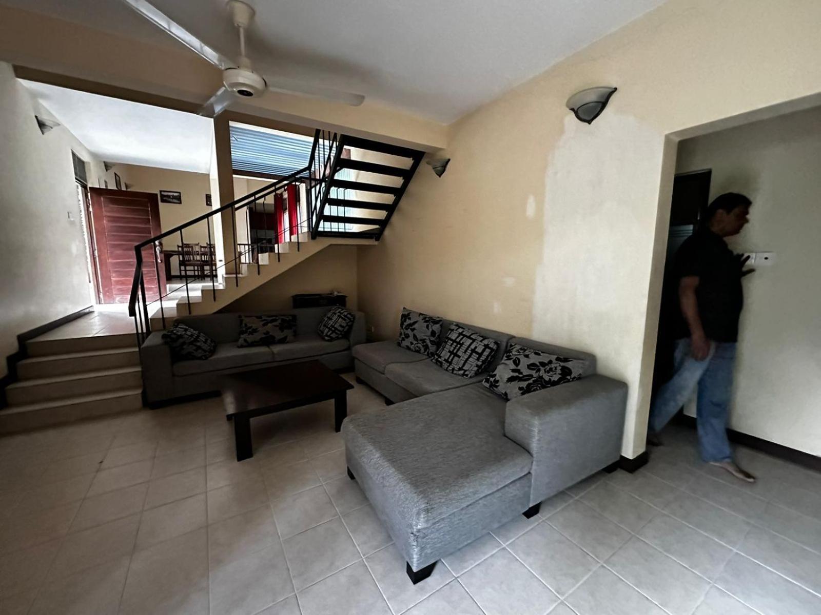 Victoria Suites