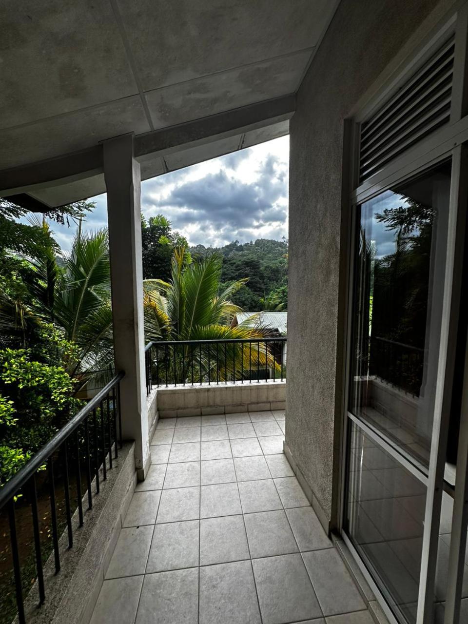Victoria Suites