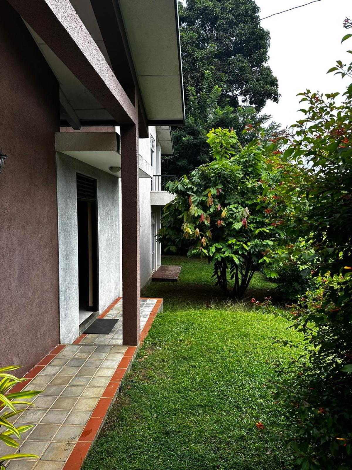 Victoria Suites
