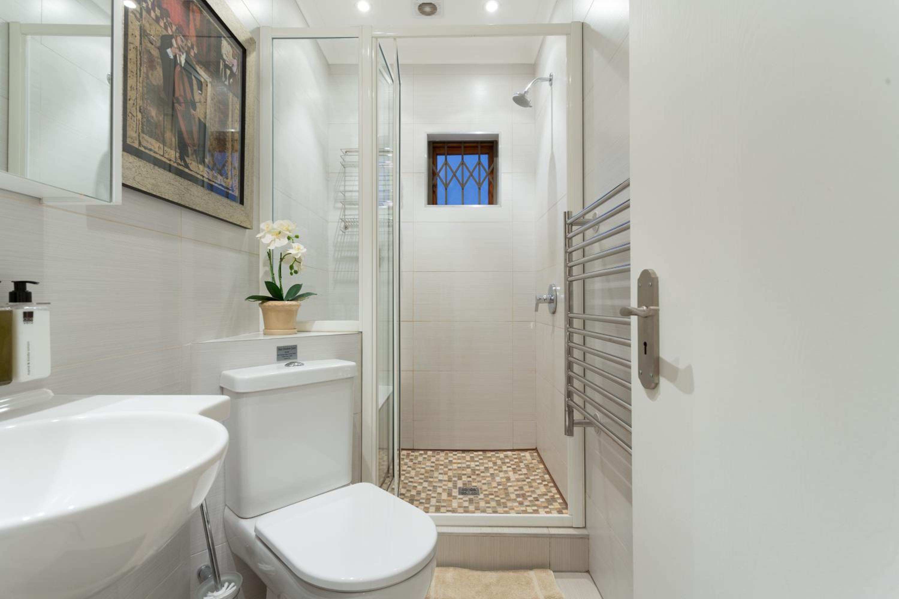 Avemore Mareba Court No 9 - full backup power