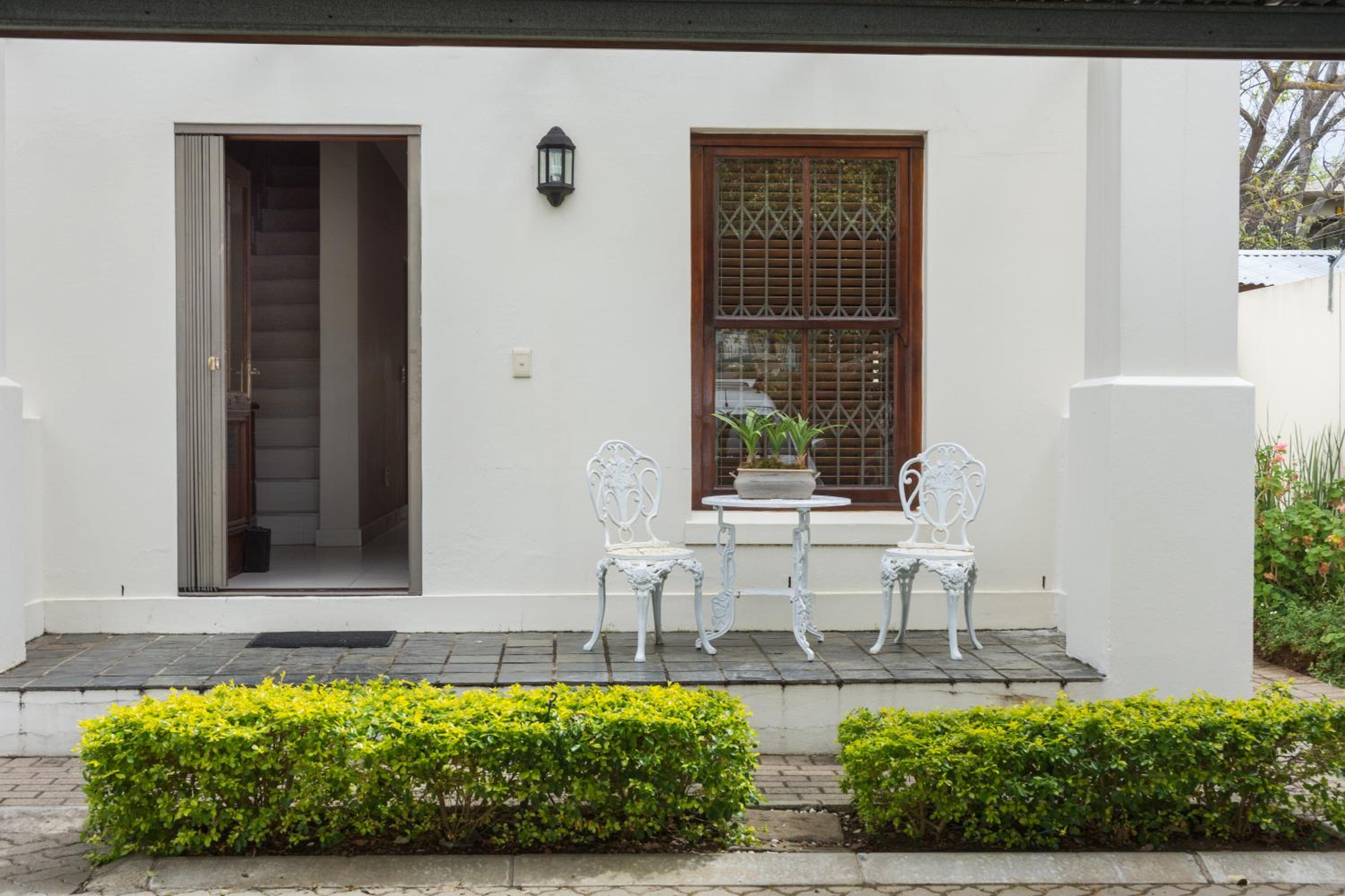 Avemore Mareba Court No 9 - full backup power
