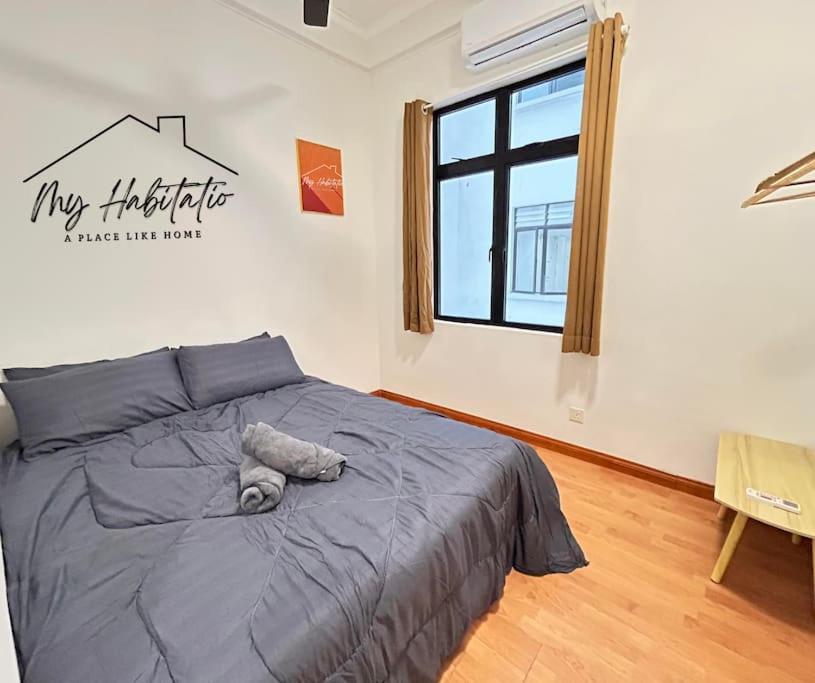 Huge Family Friendly 3BR Suite, PLATINO Service Apartment, Mins Walk to Paradigm Mall