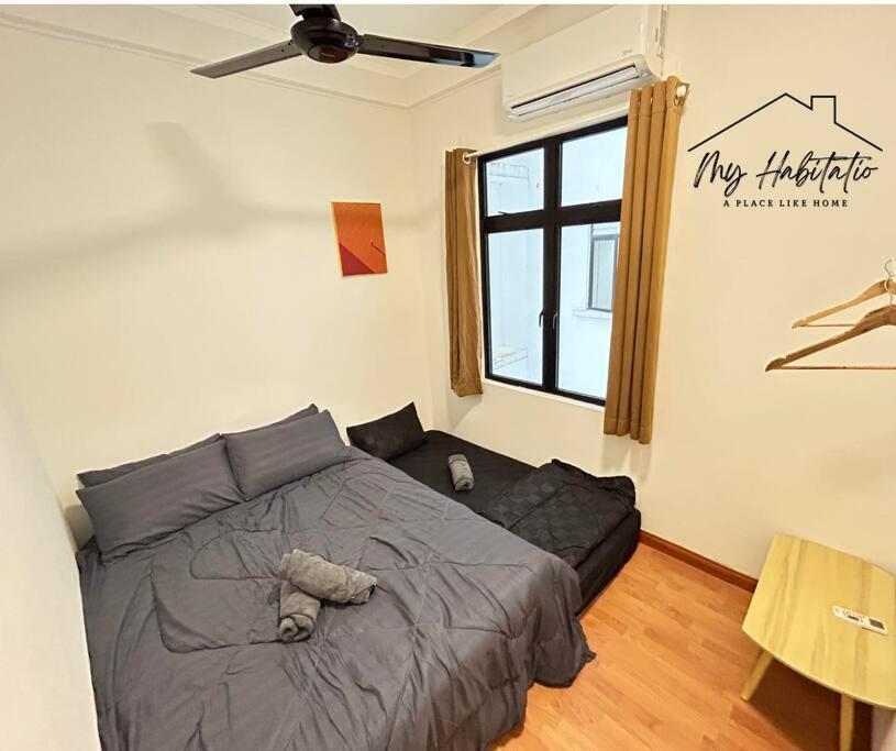 Huge Family Friendly 3BR Suite, PLATINO Service Apartment, Mins Walk to Paradigm Mall