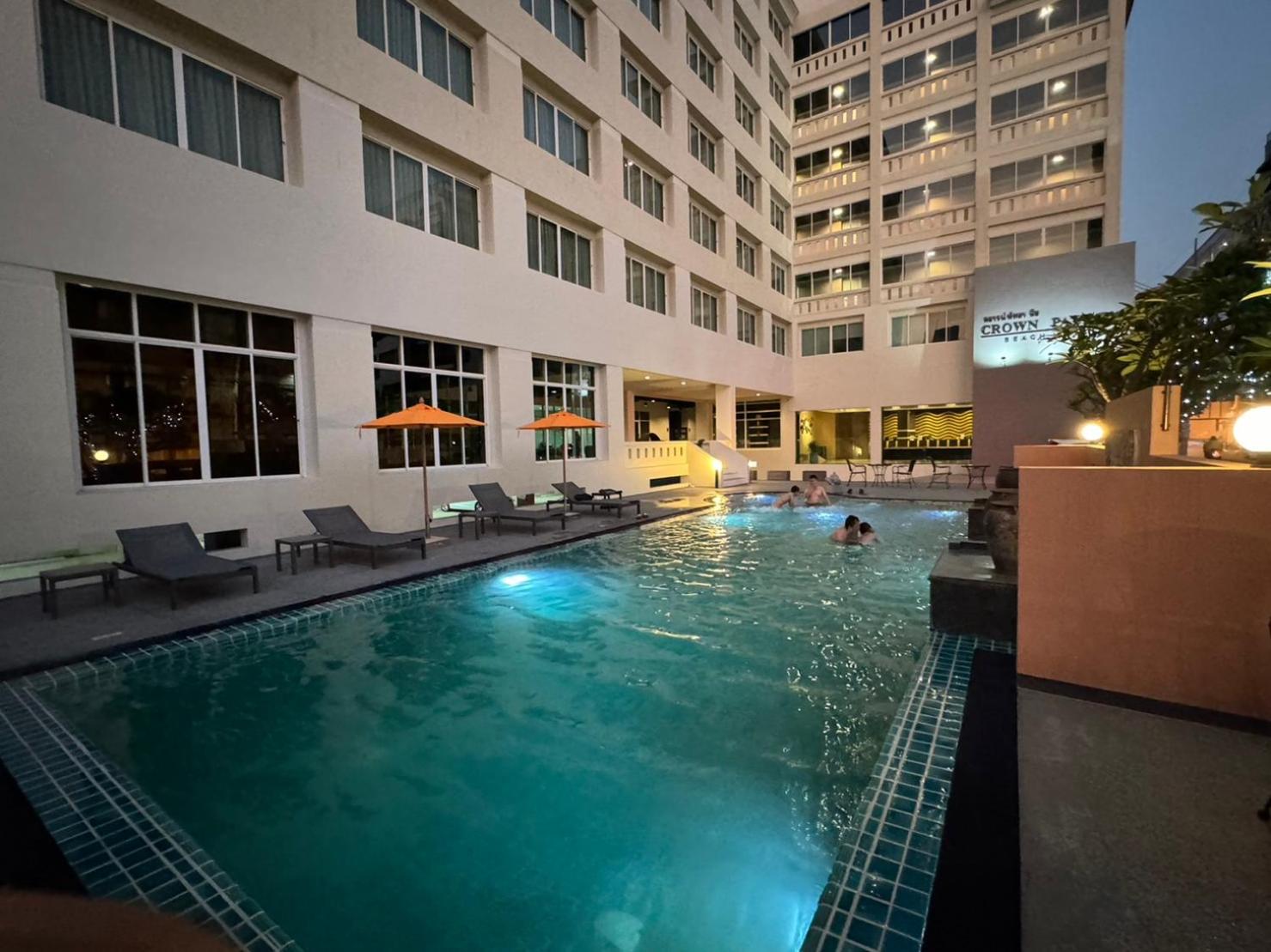 Crown Pattaya Beach Hotel