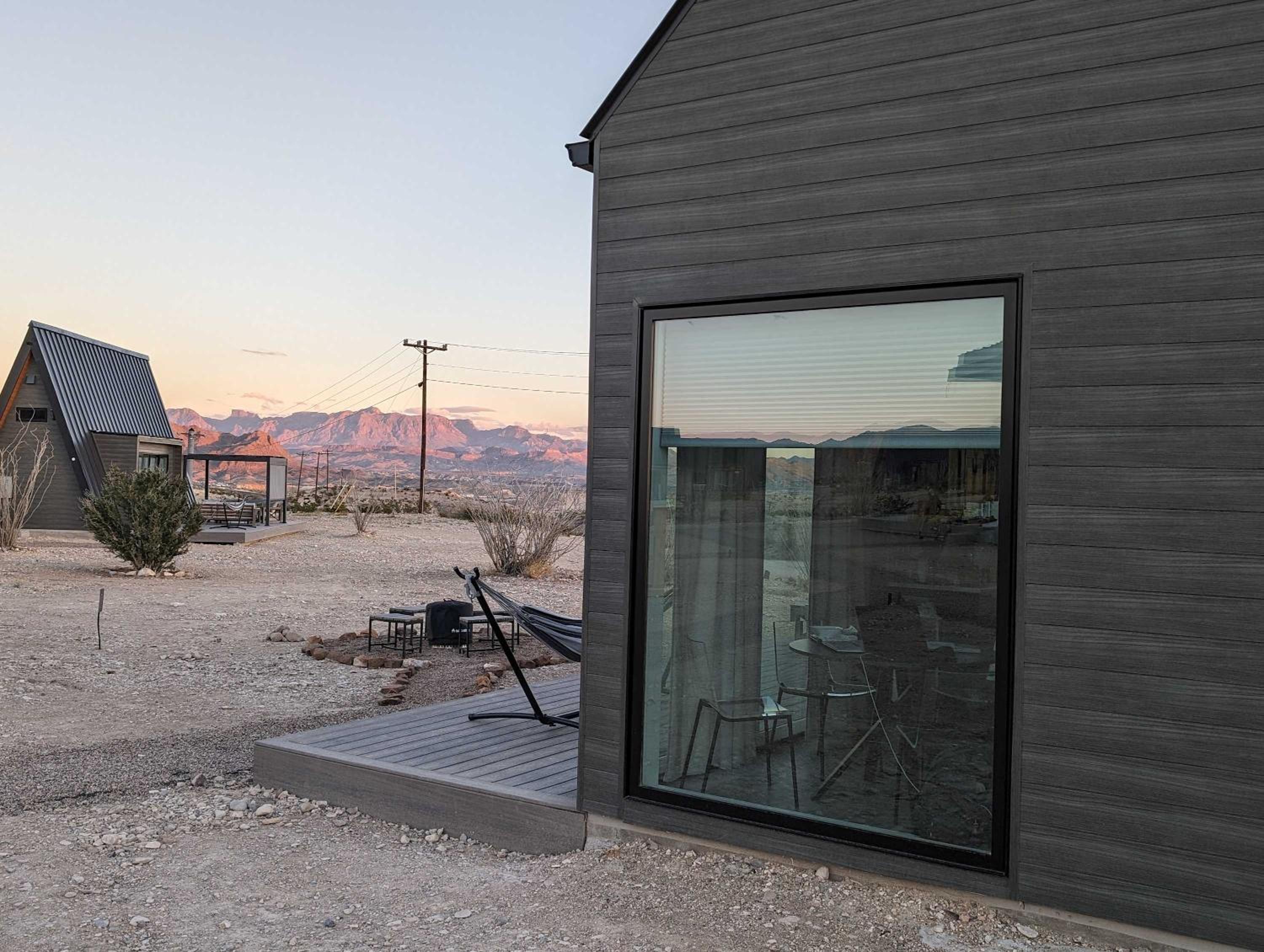 Stardust Luxury Cottage with loft & a great view view 2