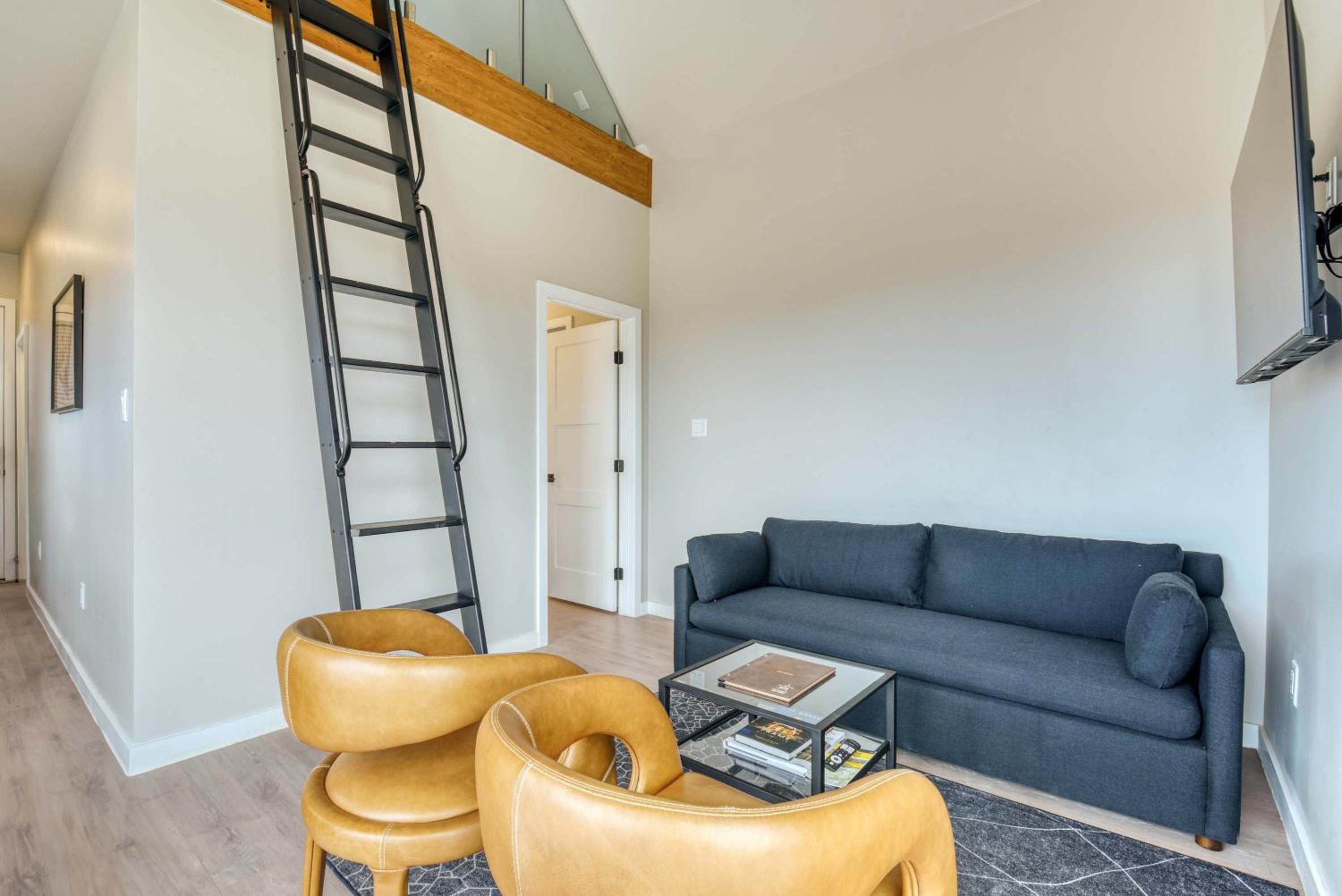 Stardust Luxury Cottage with loft & a great view view 5