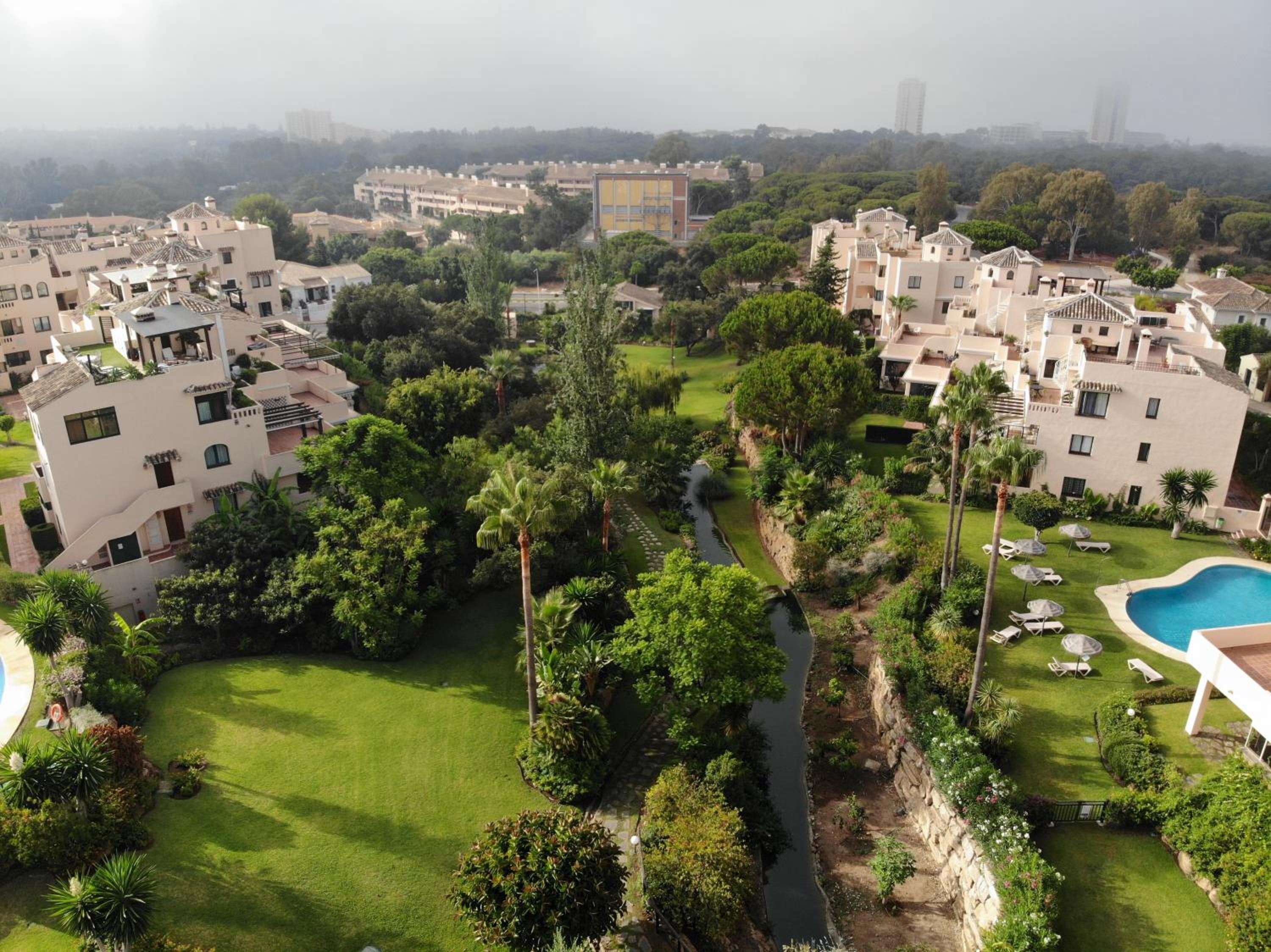 El Manantial, Elviria, Marbella, Costa del Sol view 4