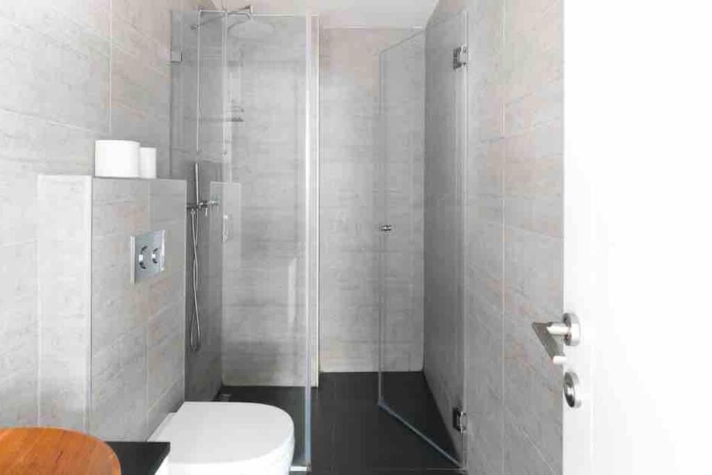 Luxury 3 Bedrooms Apt near Hilton hotel view 3