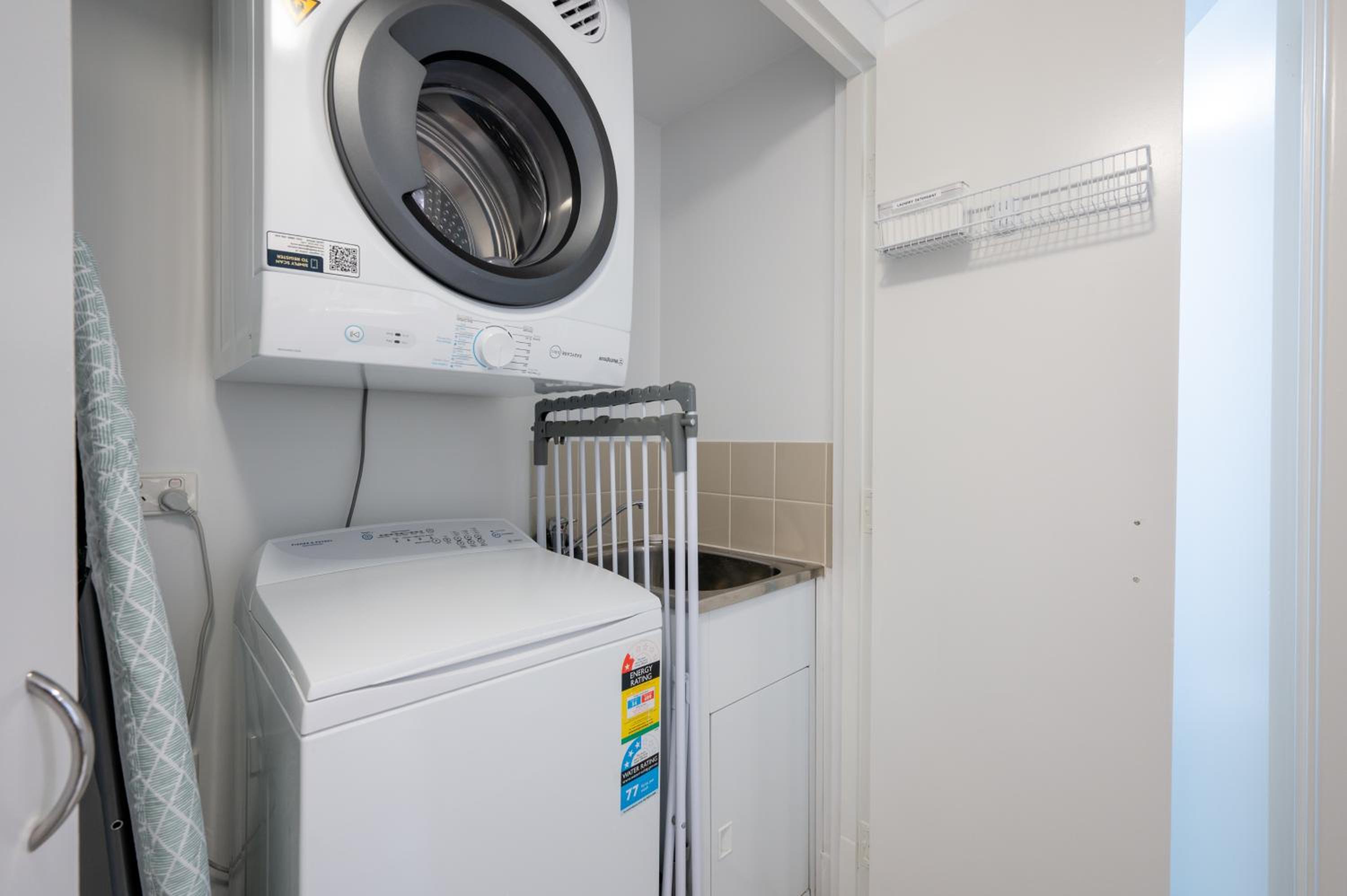Mounts Bay Stay 2 Bedroom Apt - Near Kings Park - Free Parking