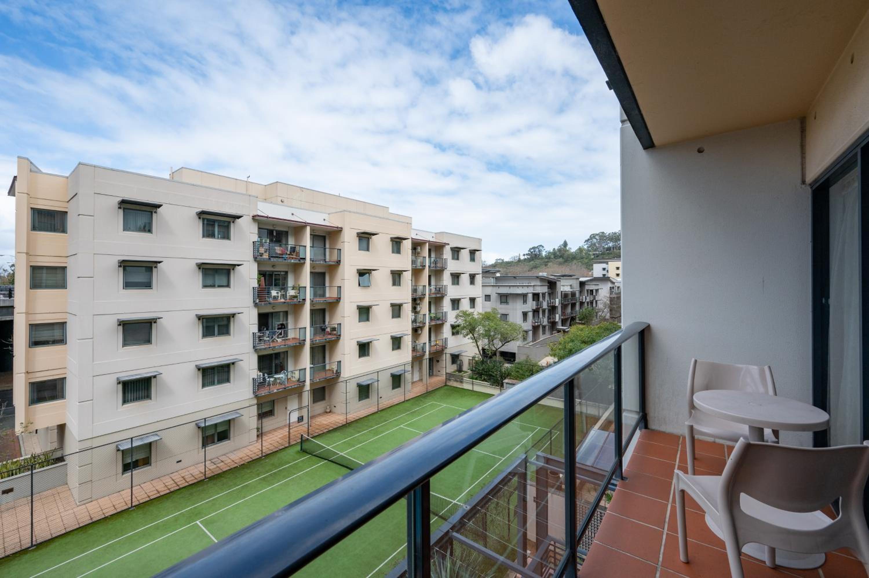 Mounts Bay Stay 2 Bedroom Apt - Near Kings Park - Free Parking