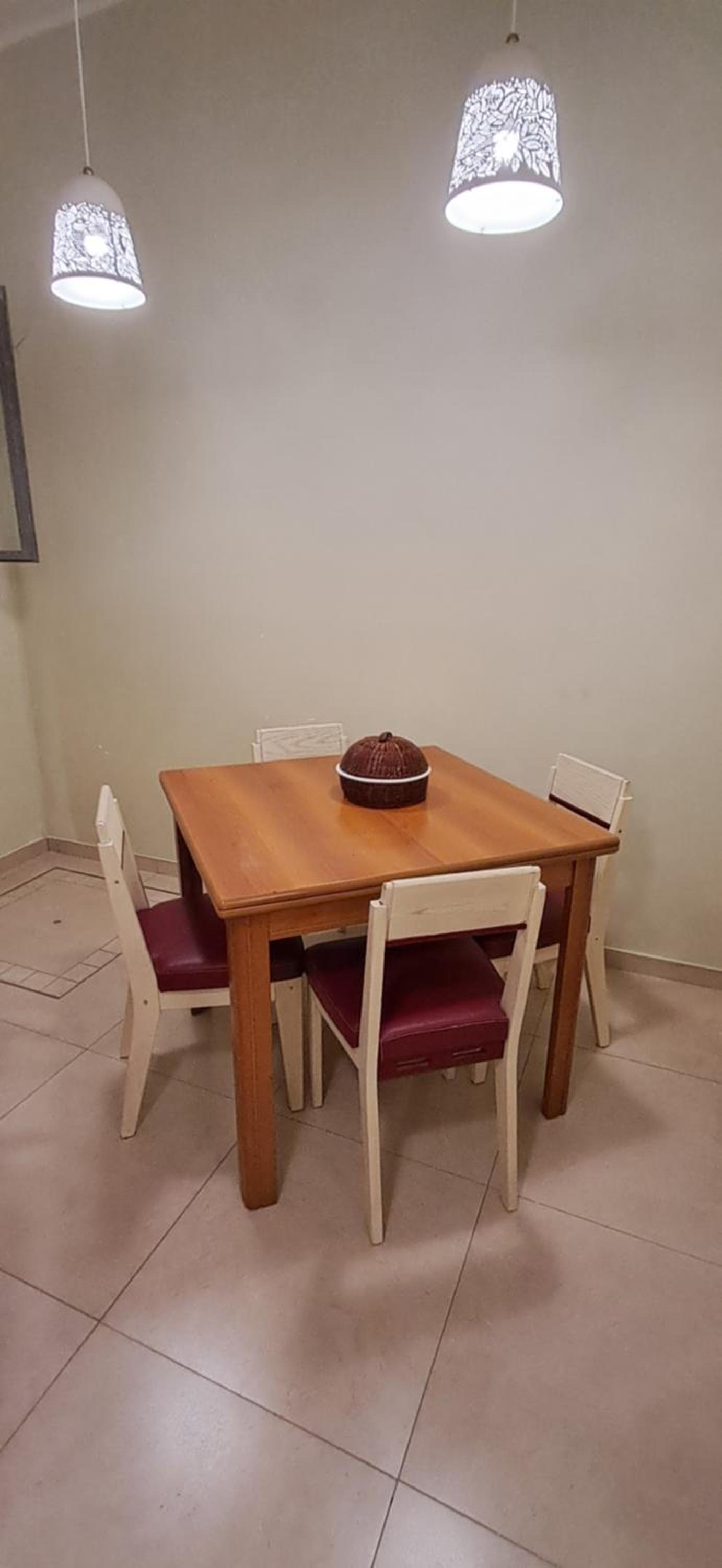A Casa Vostra-casa indipendente con wifi e terrazzo,2 bagni,2 camere a due passi dal centro