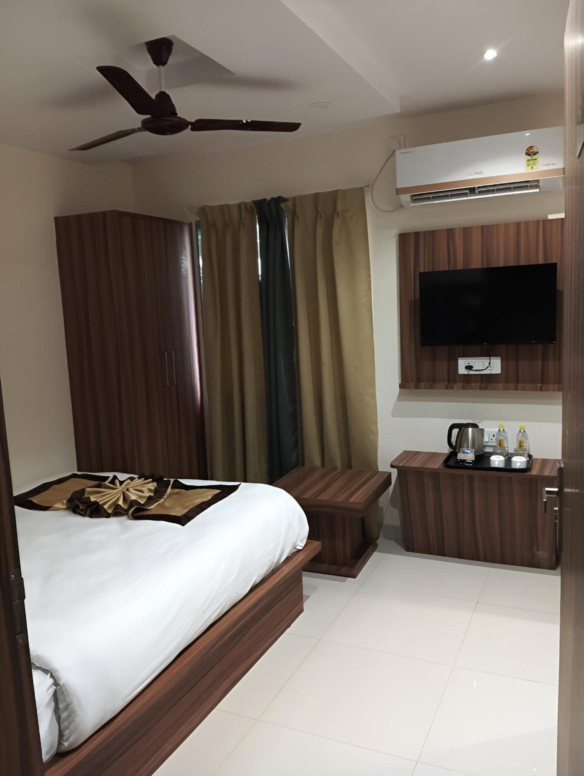 Hotel Mittal International view 4