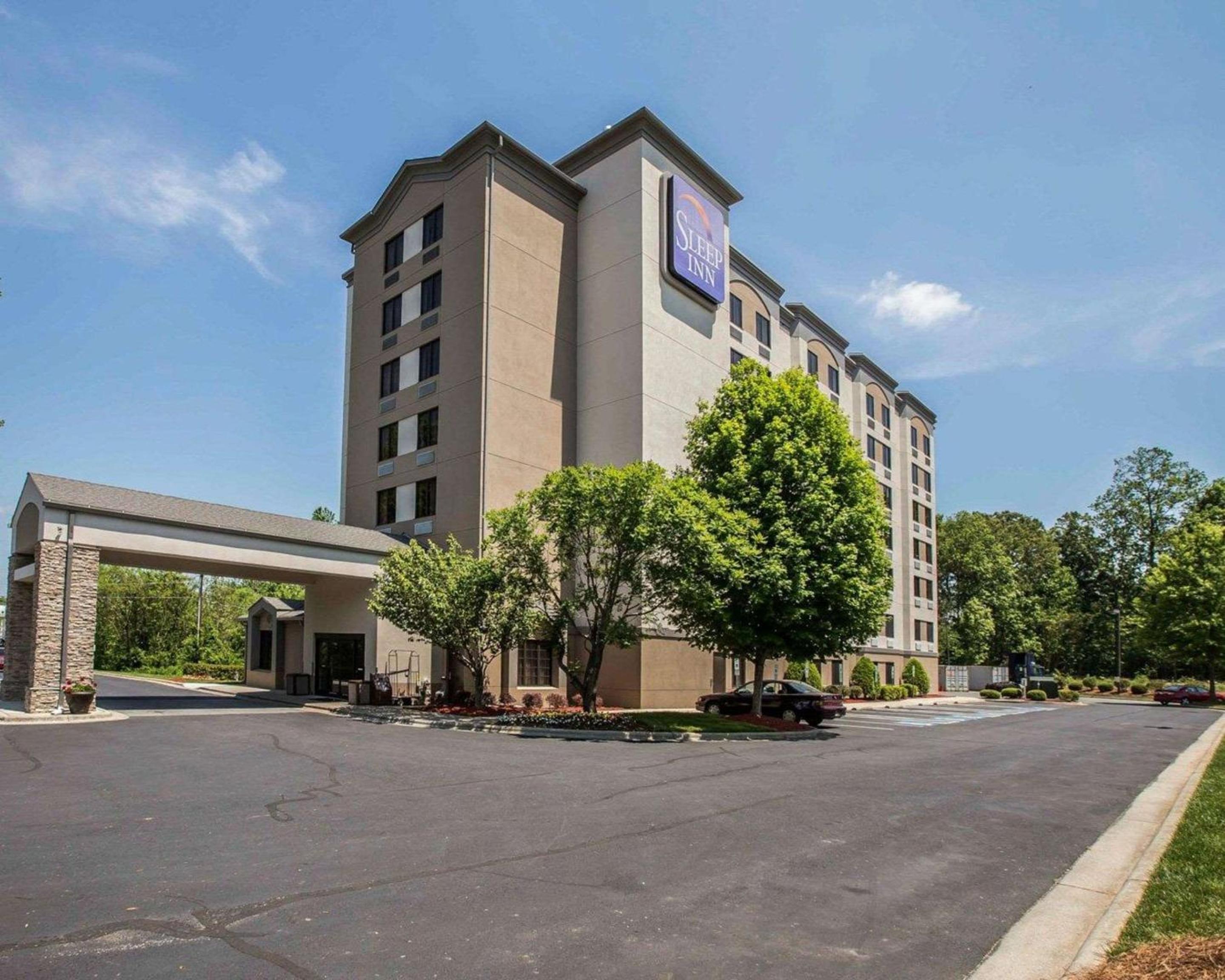 Hotel Sleep Inn Greensboro Airport - Image 1