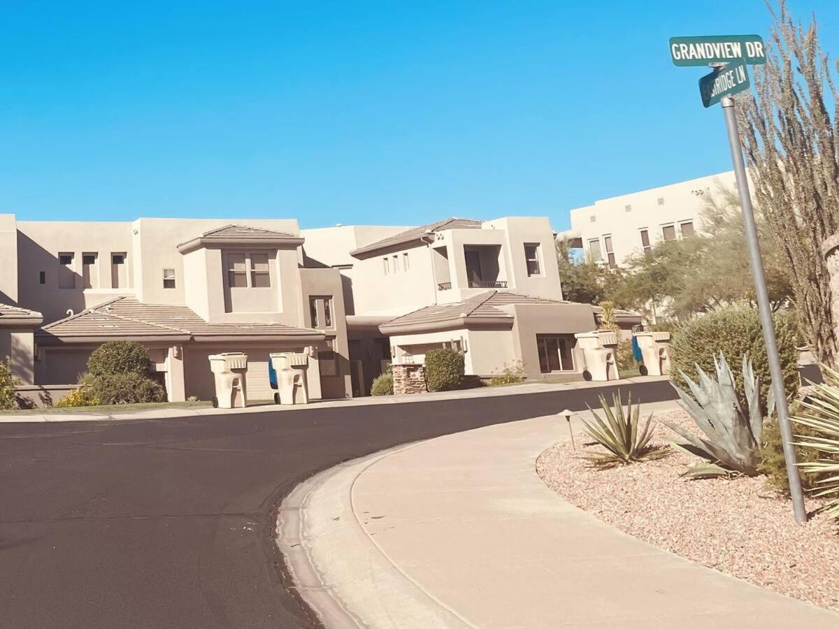 Spacious 3BR Villa w Mountain Views, Pool & Private Garage Near Scottsdale view 3