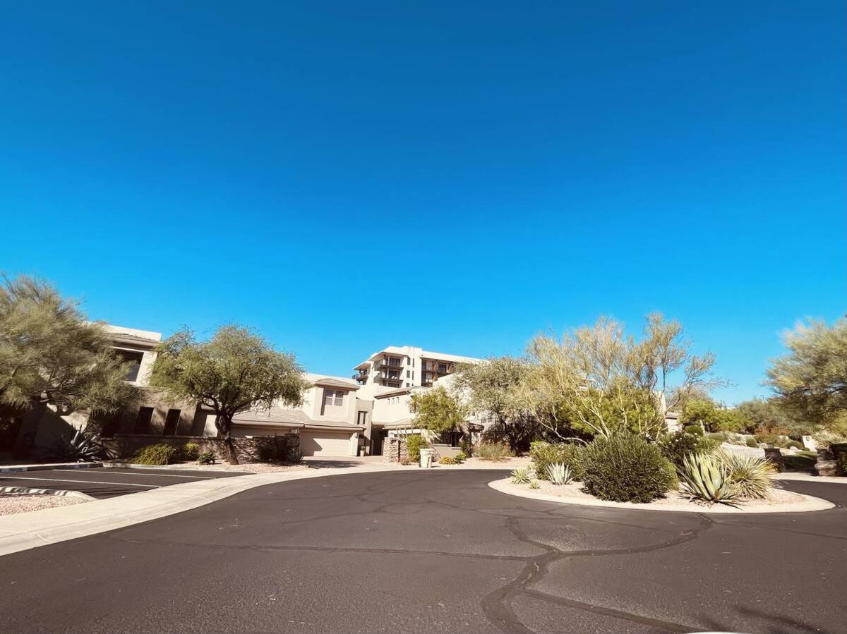 Spacious 3BR Villa w Mountain Views, Pool & Private Garage Near Scottsdale view 4
