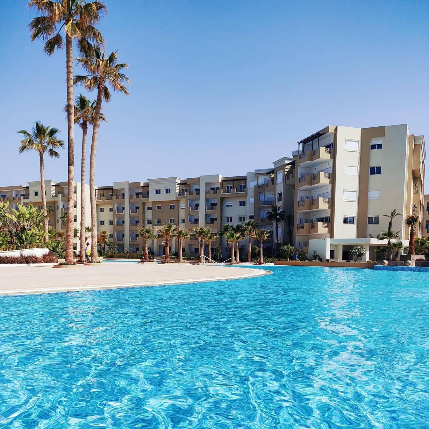 Outstanding Flat with pool and near the beach
