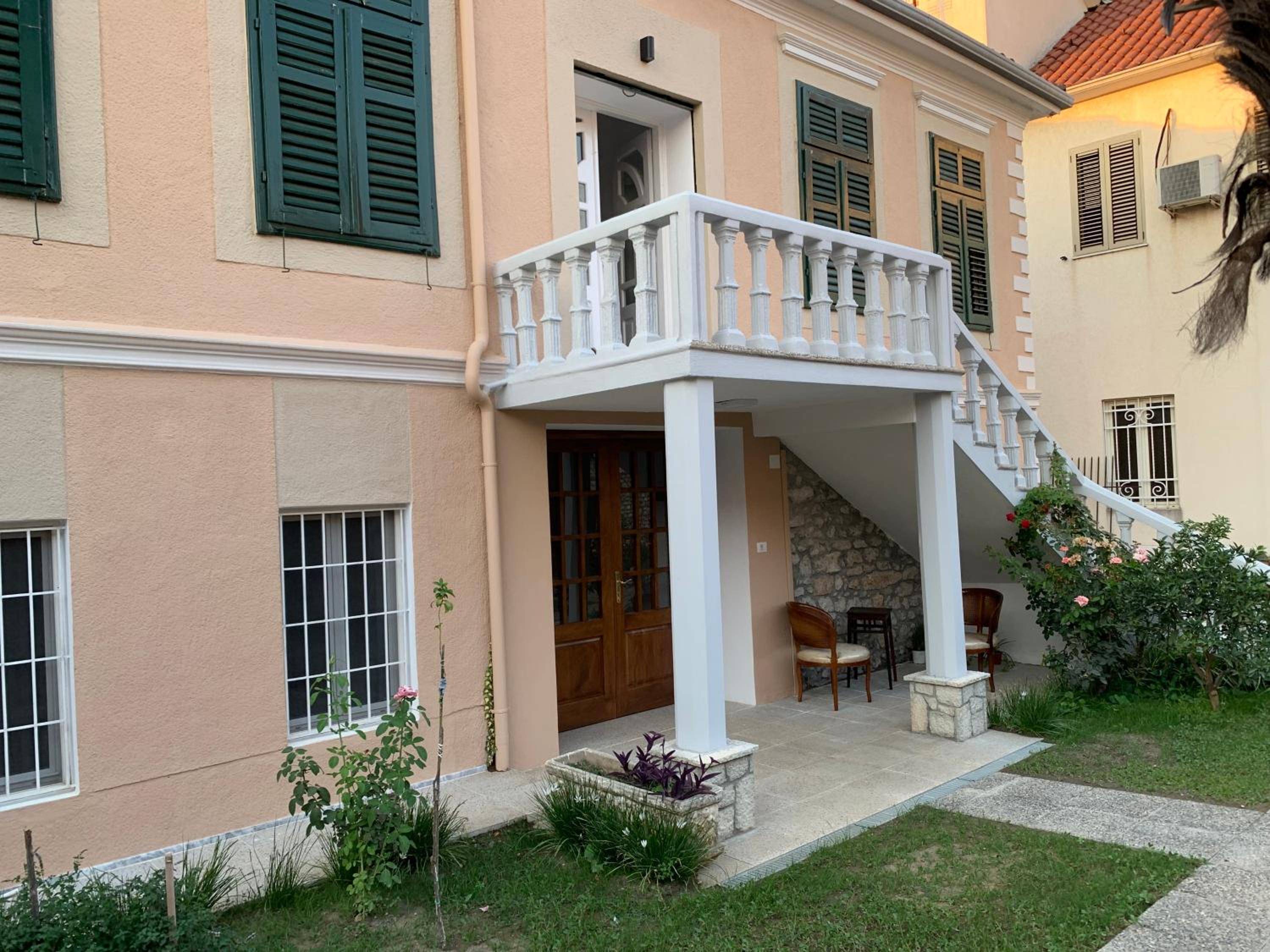 Vintage Villa
