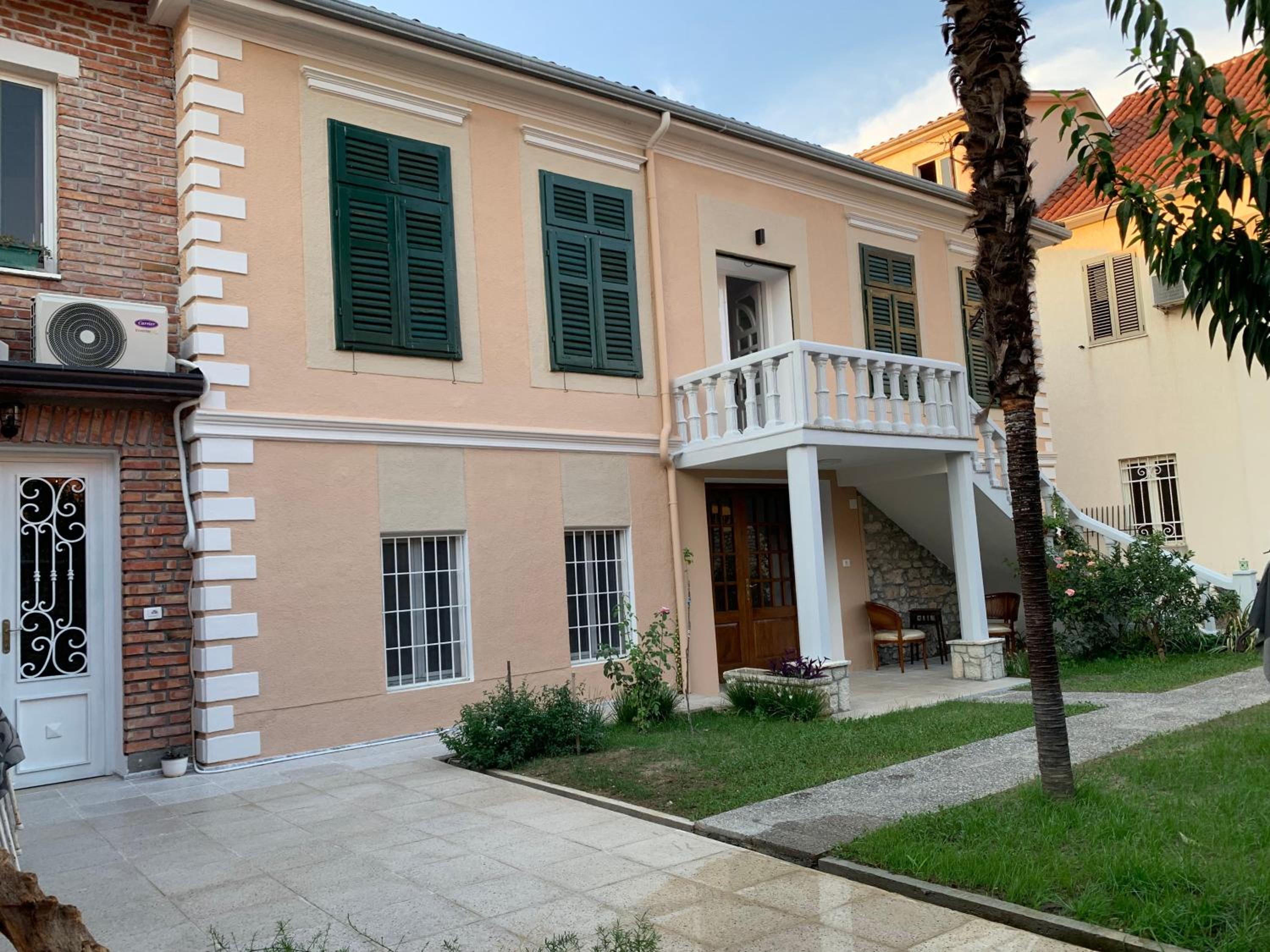 Vintage Villa