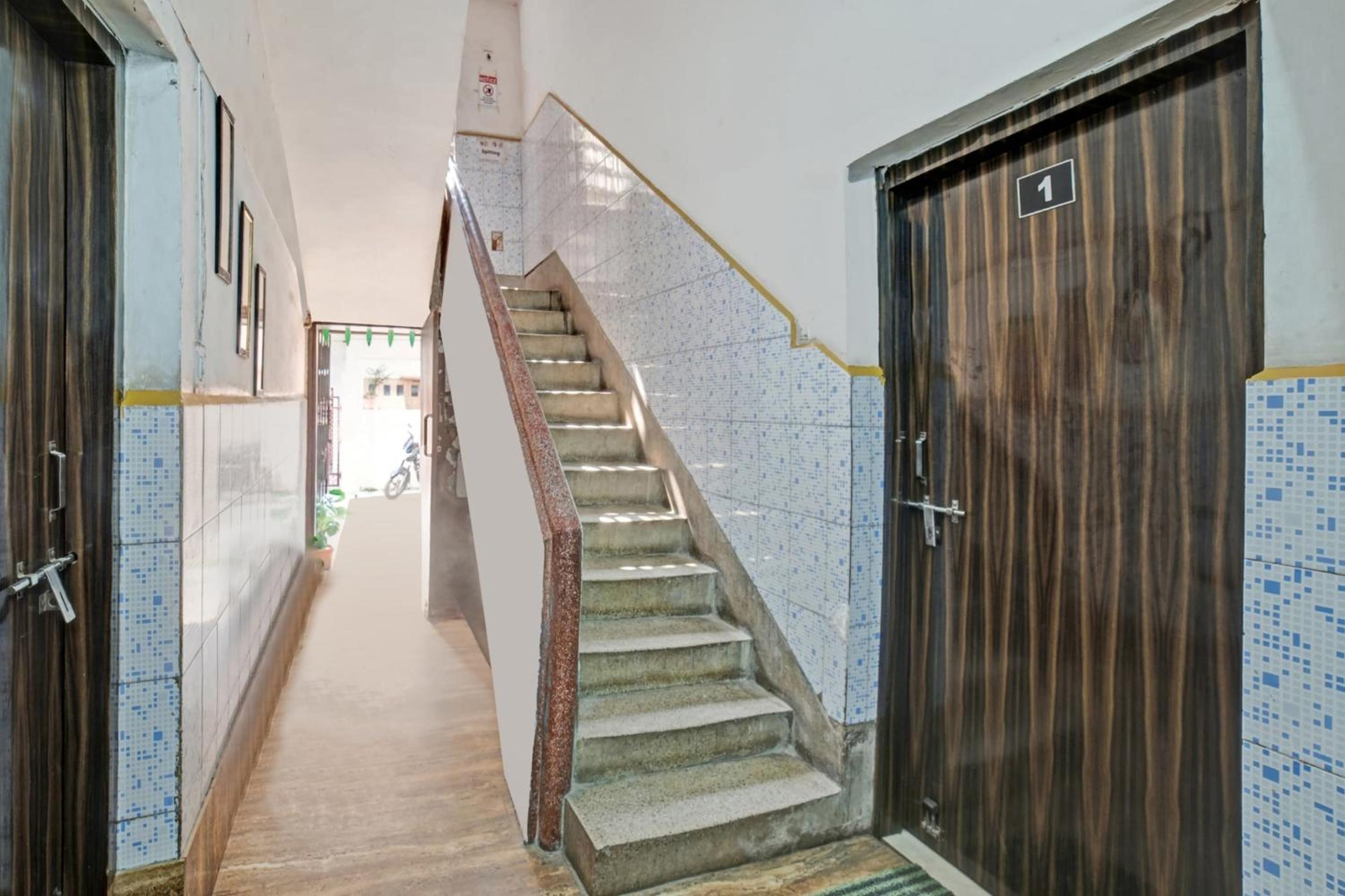 Hotel O Prakash Inn