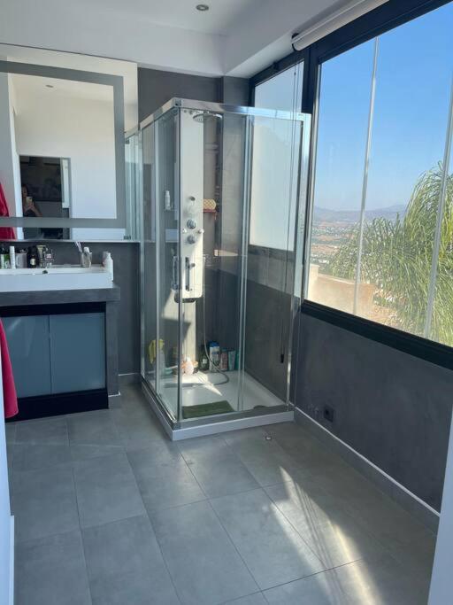Preciosa casa con piscina