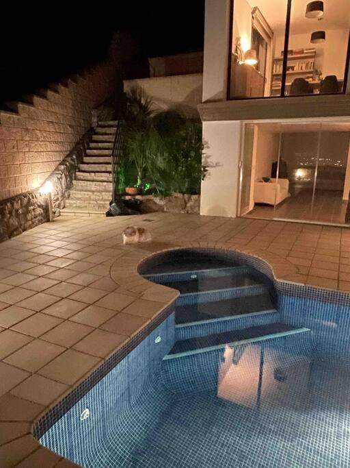 Preciosa casa con piscina