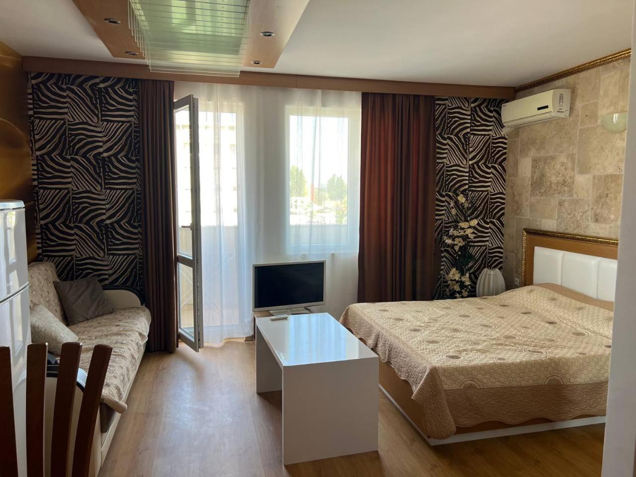 Sweet Home Apartment