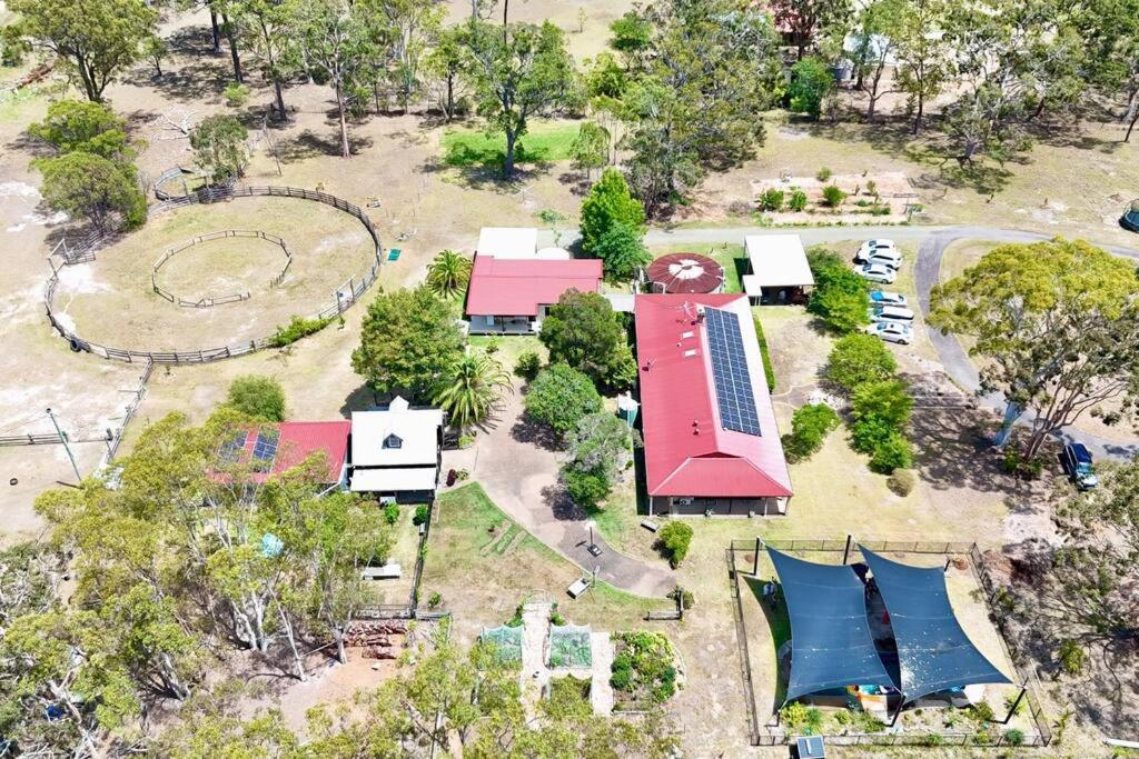 Cozy Barn, Farm stay, Watagans views, Rustic charm