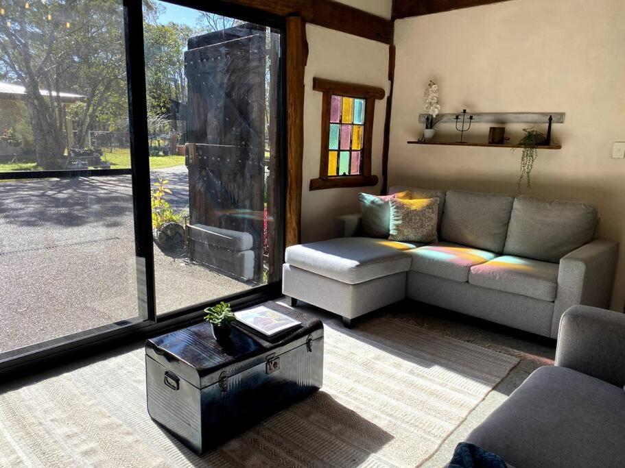 Cozy Barn, Farm stay, Watagans views, Rustic charm