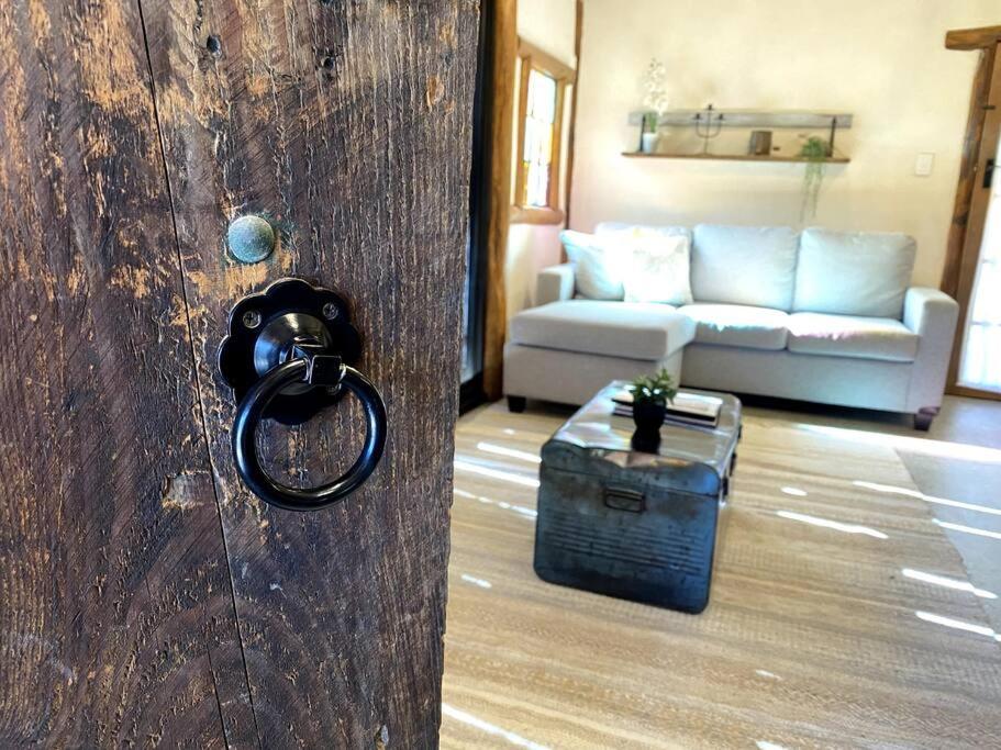 Cozy Barn, Farm stay, Watagans views, Rustic charm