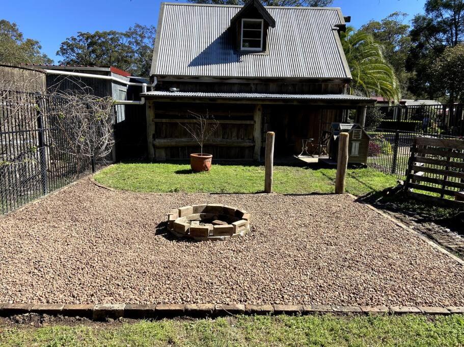 Cozy Barn, Farm stay, Watagans views, Rustic charm