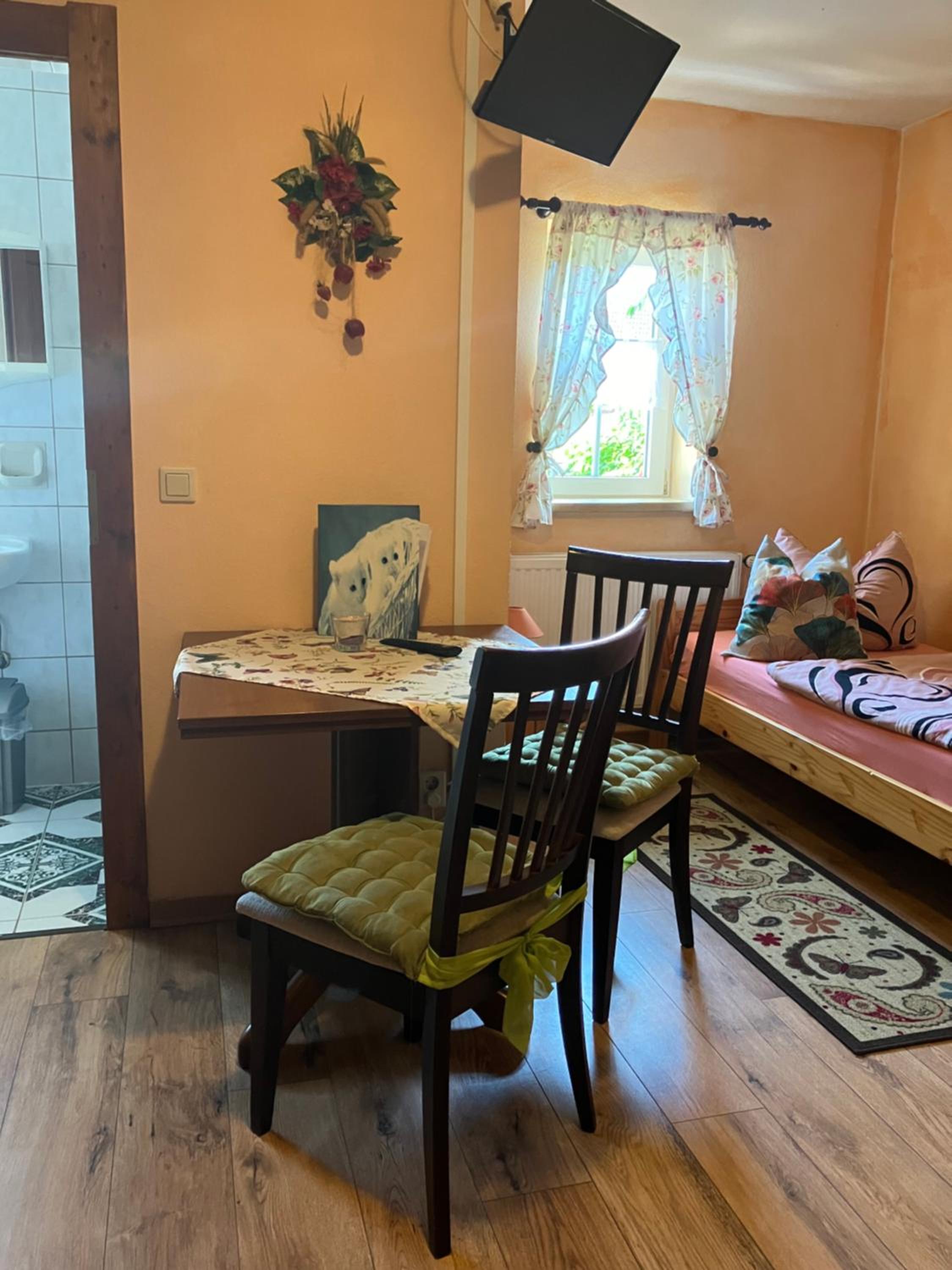 Doppelzimmer & Familienzimmer vom Friesenhof Wieratal