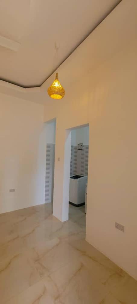 Zan White Apartments