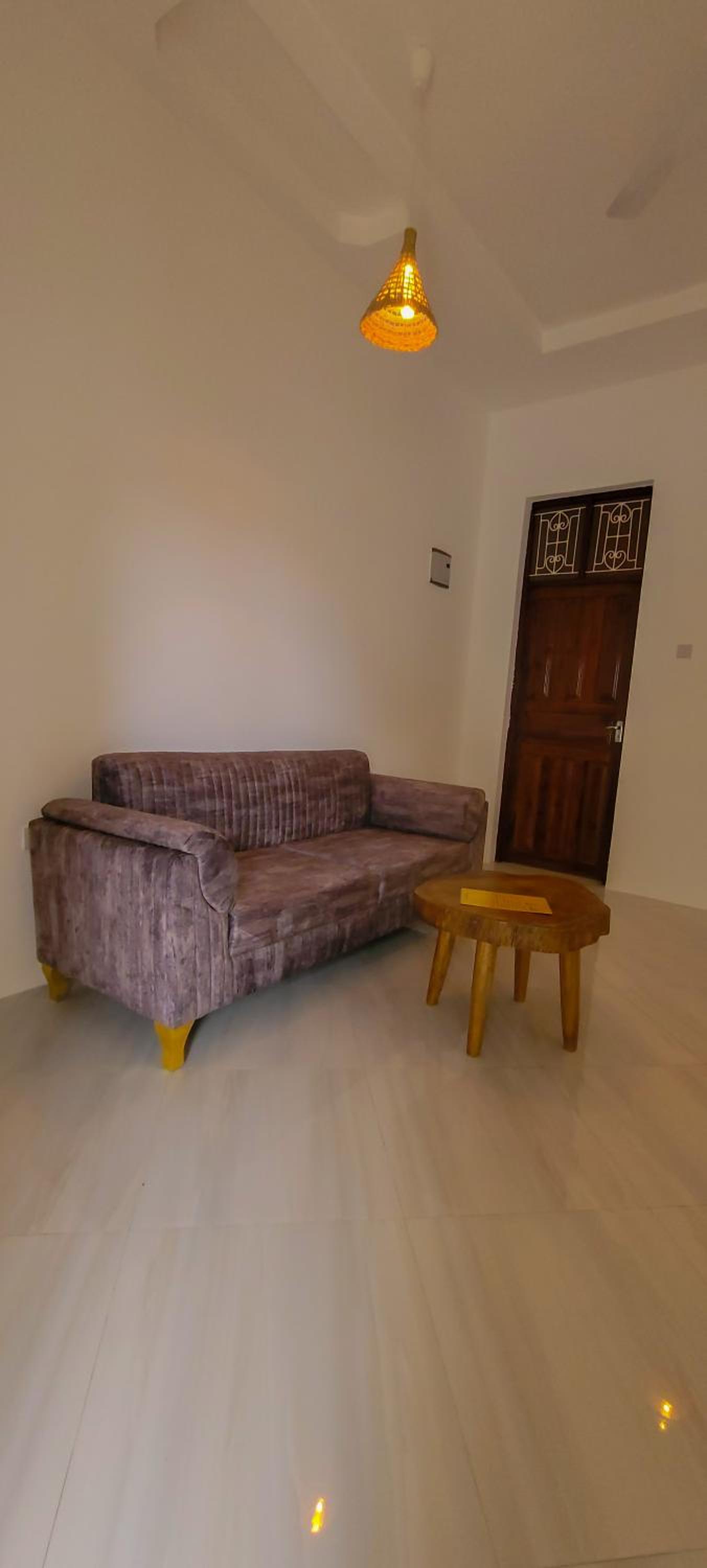 Zan White Apartments